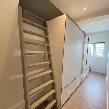 Solendet, I Brekken Ved Daire *